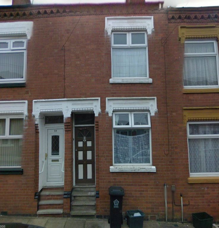 2 bed terraced house to rent in Frederick Road, Spinney Hills