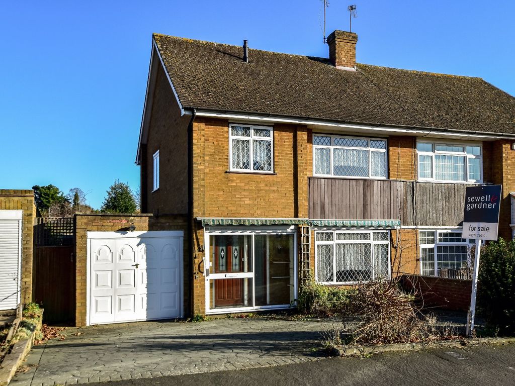 3 bed semidetached house for sale in Long Lane, Mill End