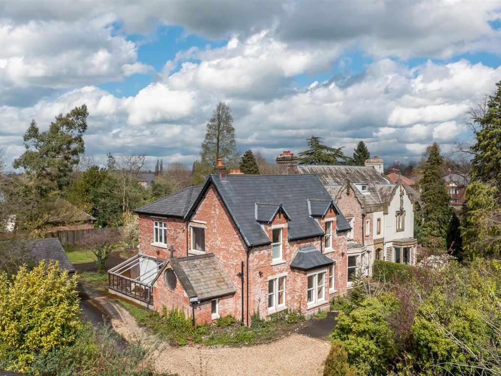 5 bed semidetached house for sale in Black Bull Lane, Fulwood, Preston
