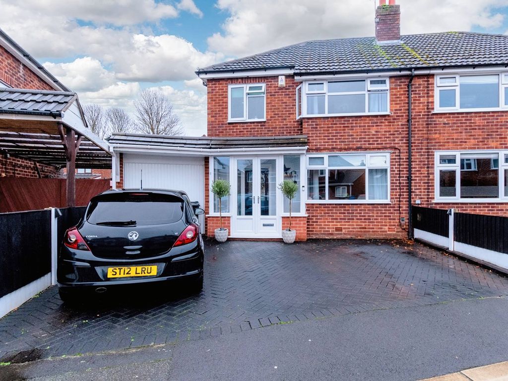 3 bed semidetached house for sale in Mancroft Close, Woolston