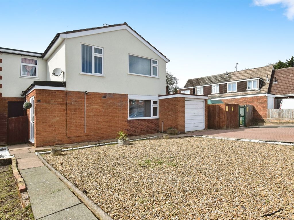 4 bed detached house for sale in Collaton Road, Wigston LE18, £350,000