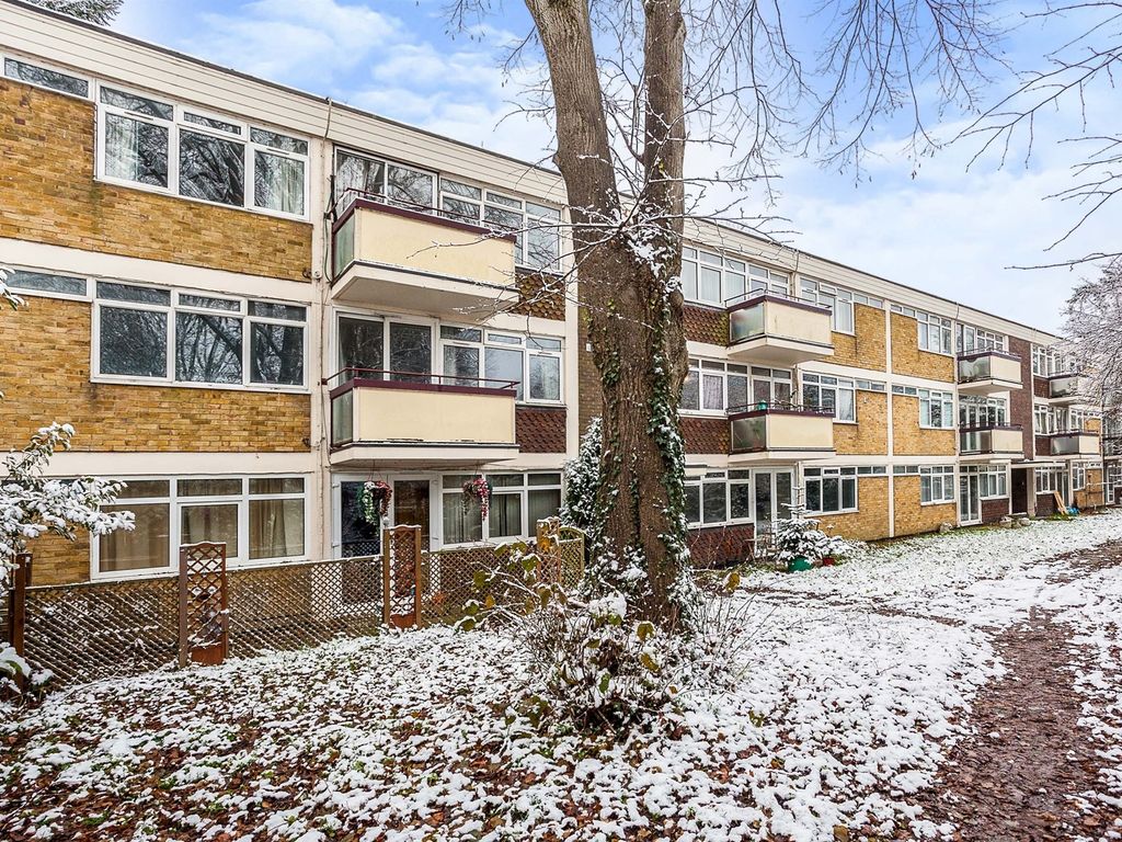 2 bed flat for sale in Ifield Drive, Ifield, Crawley RH11 Zoopla