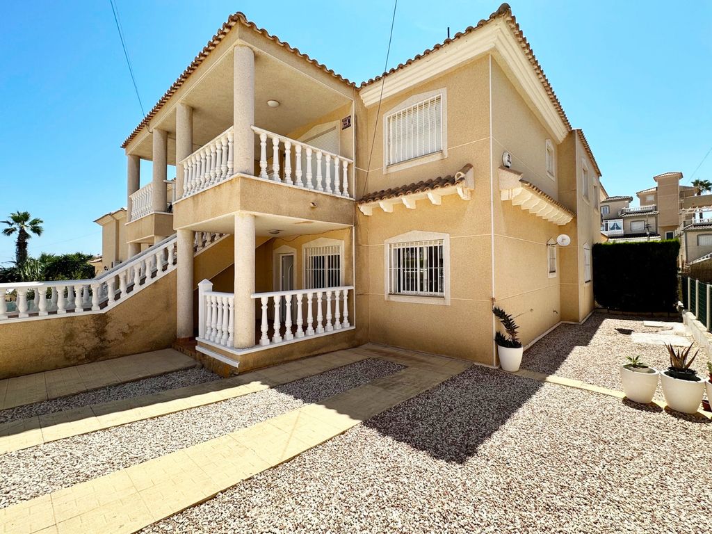 2 bed bungalow for sale in San Miguel De Salinas, Alicante (Costa