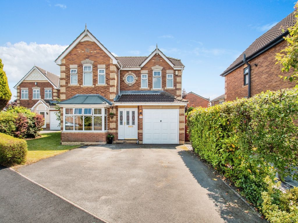 4 bed detached house for sale in Springfield Road, Morley, Leeds, West