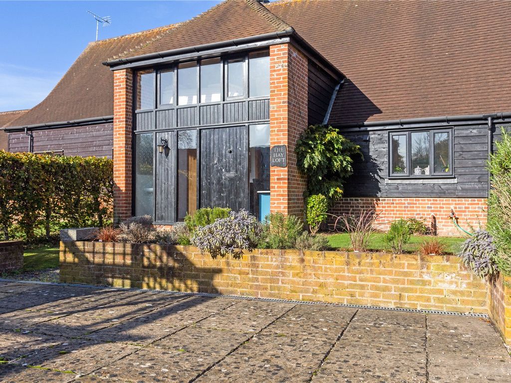 3 bed semidetached house for sale in Skinners Green, Enborne, Newbury