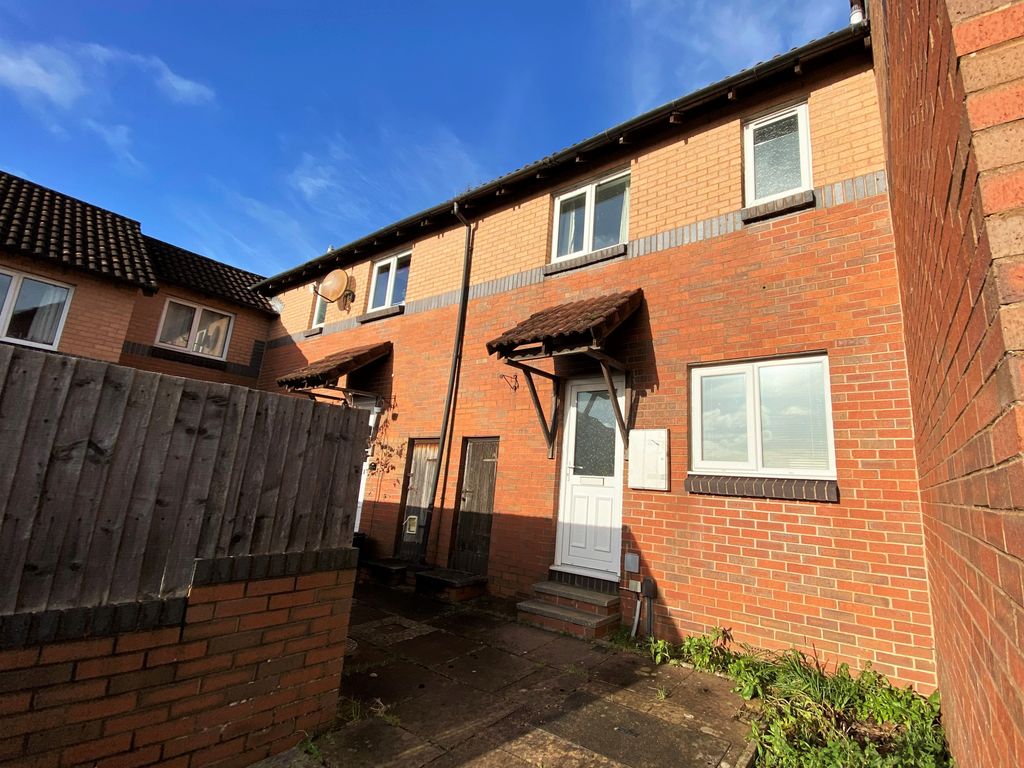 2 bed terraced house to rent in Farm Hill, Exeter EX4, £950 pcm Zoopla