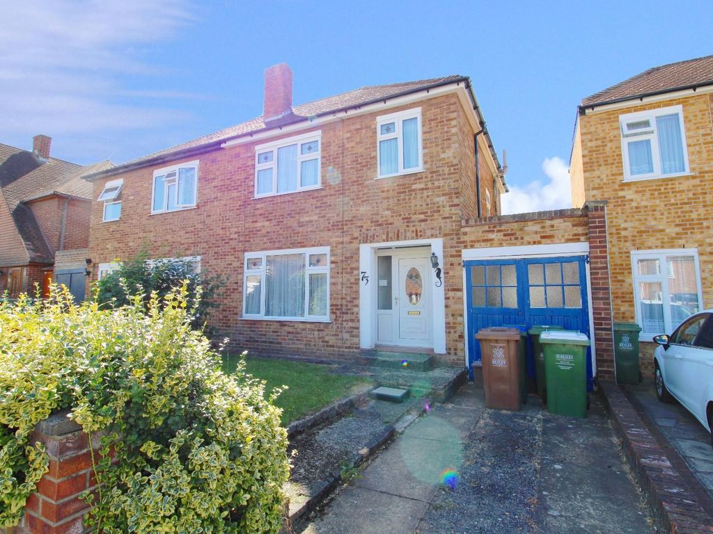 3 bed semidetached house for sale in Swanton Road, Erith DA8, £425,000