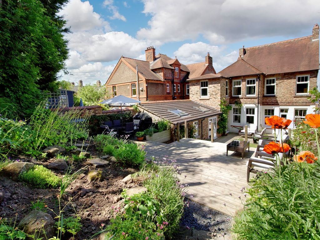 5 bed detached house for sale in Kingsway, Frodsham WA6, £590,000 Zoopla