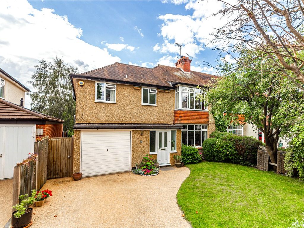 4 bed semidetached house for sale in Salisbury Avenue, St. Albans