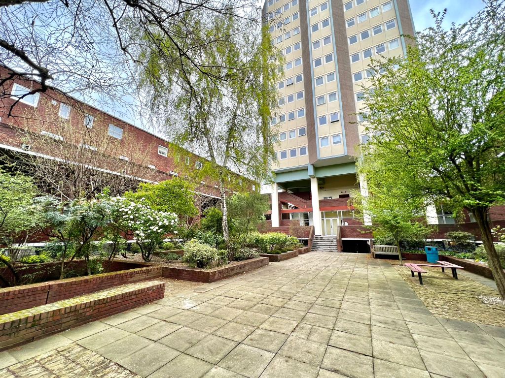 1 bed flat for sale in Tamar Square, Woodford Green, Essex IG8 Zoopla