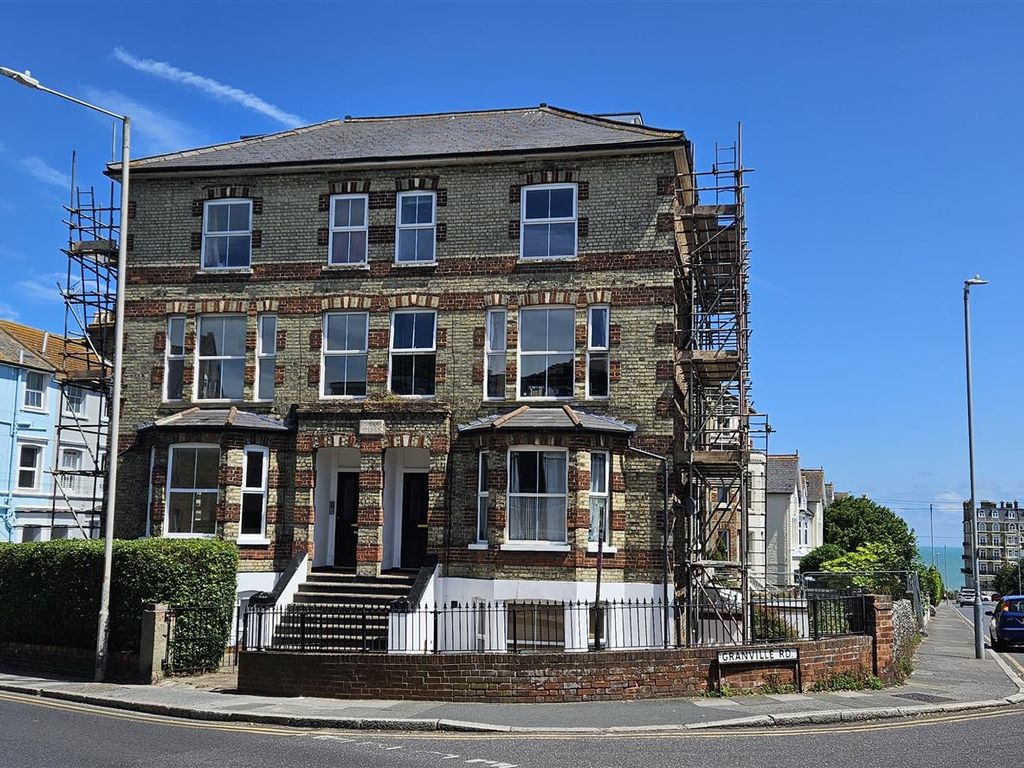 1 bed flat to rent in Ramsgate Road, Broadstairs CT10, £875 pcm - Zoopla