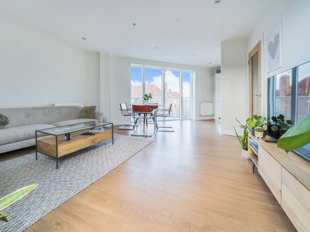 Alvey Street Elephant And Castle London SE17  