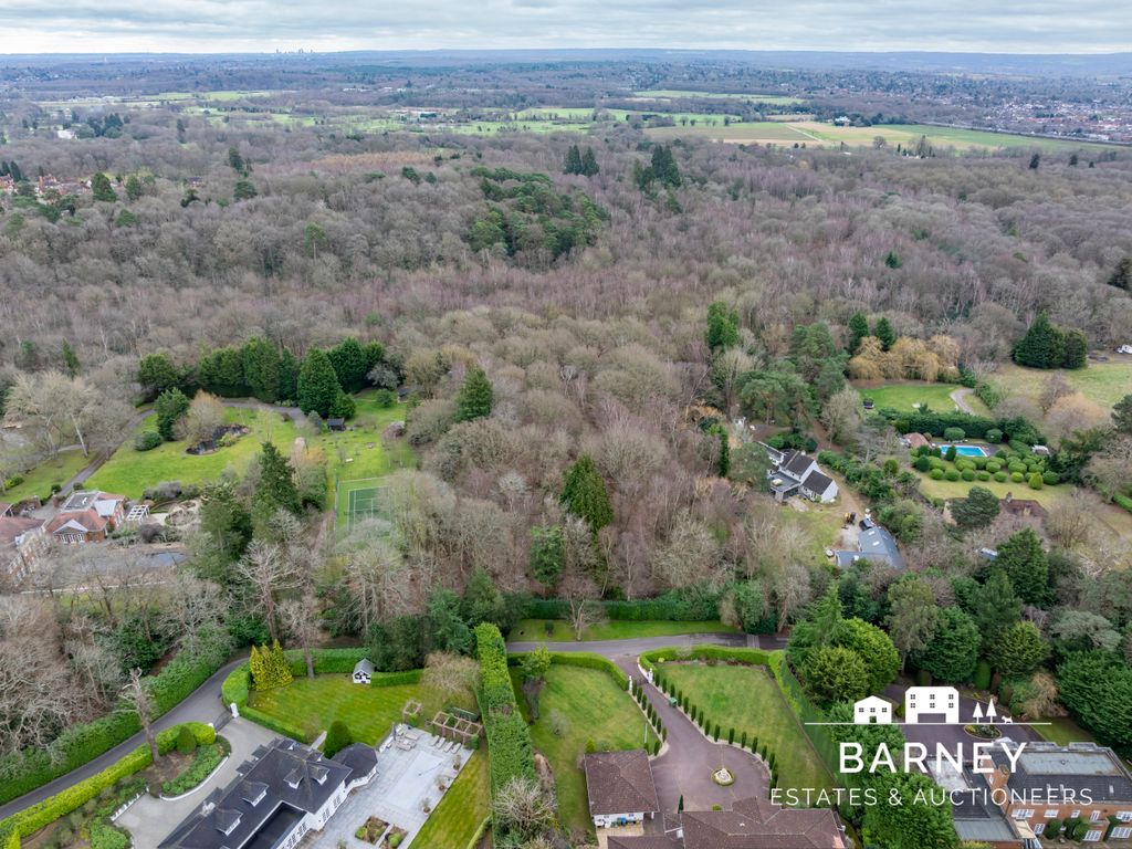 Land for sale in St Hill, Weybridge KT13, £75,000 Zoopla