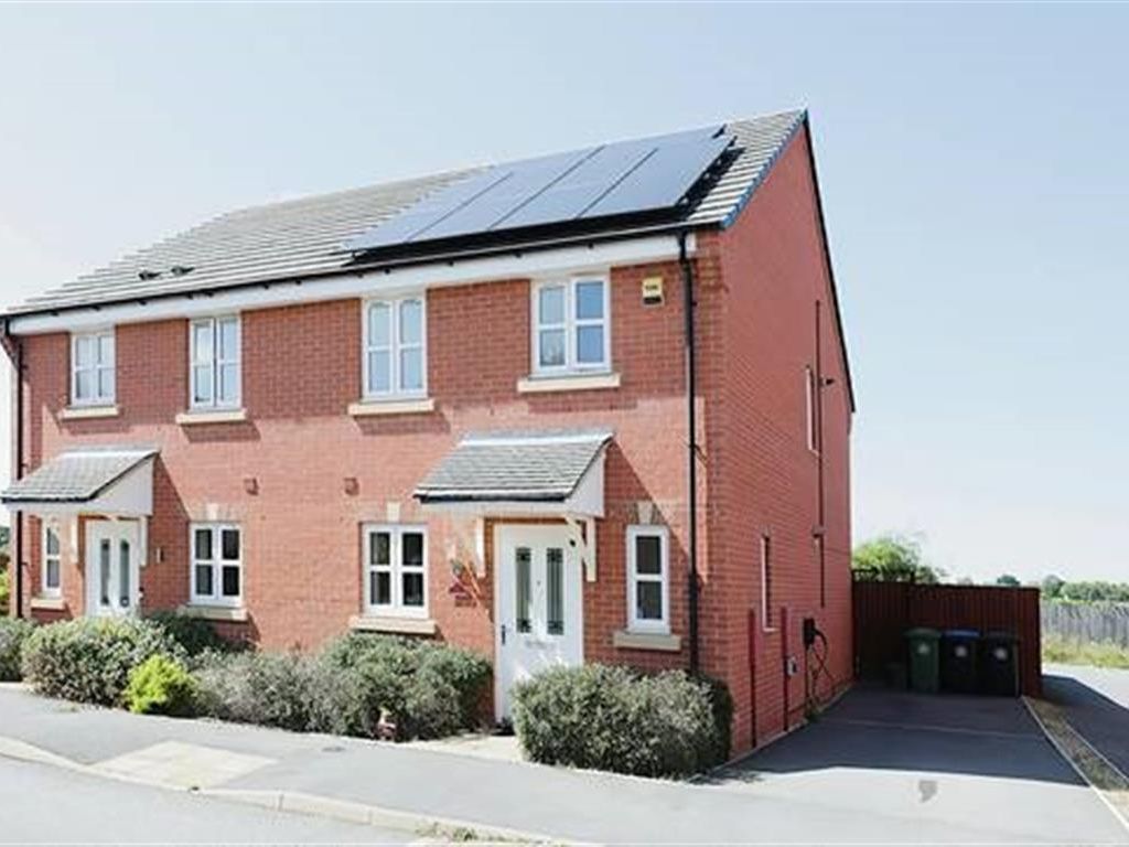 3 bed semidetached house for sale in Horseshoe Crescent, Wellesbourne