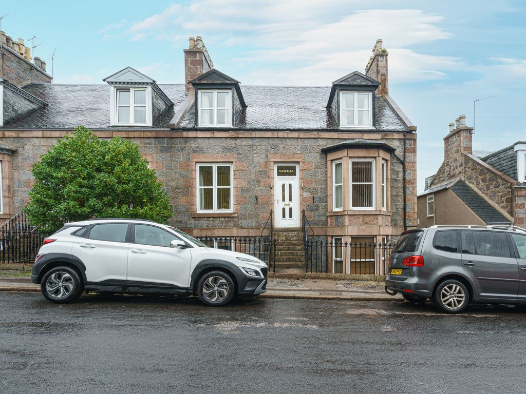 5 bed terraced house to rent in Hardgate, Aberdeen AB10, £1,600 pcm