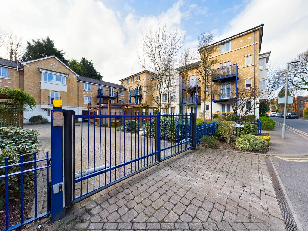 2 bed flat to rent in Flat 40, Peddle Court, West End Road, High