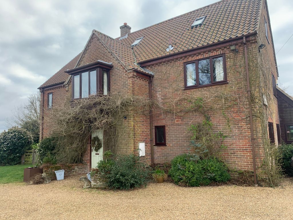 9 bed farmhouse for sale in Suffolk, Bradfield St IP30 Zoopla