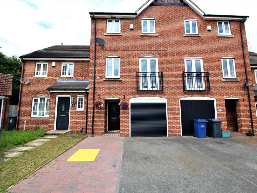 4 bed town house for sale in Pastures Court, Mexborough S64, £180,000