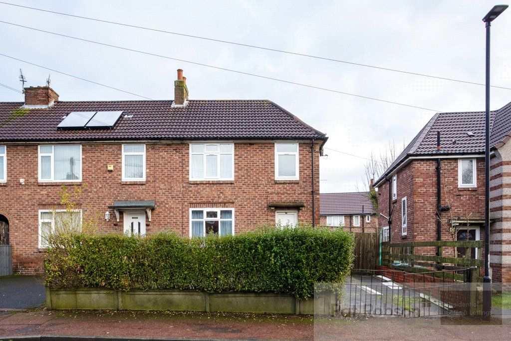 3 bed end terrace house for sale in Royal Crescent, Fenham, Newcastle