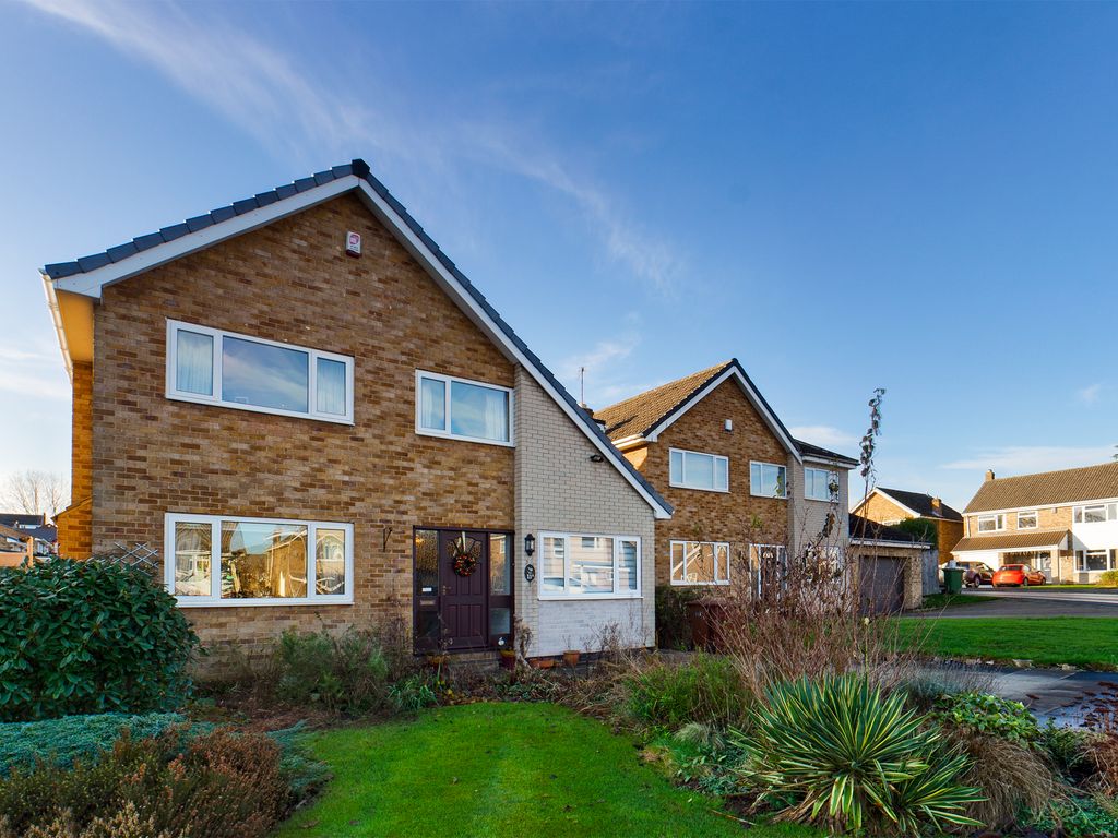 4 bed detached house for sale in Mountbatten Avenue, Sandal, Wakefield