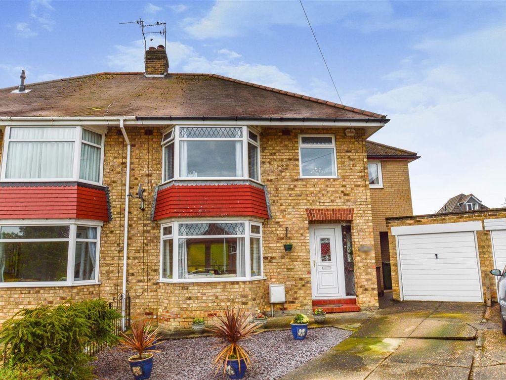 5 bed semidetached house for sale in Fairfield Avenue, Kirk Ella, Hull