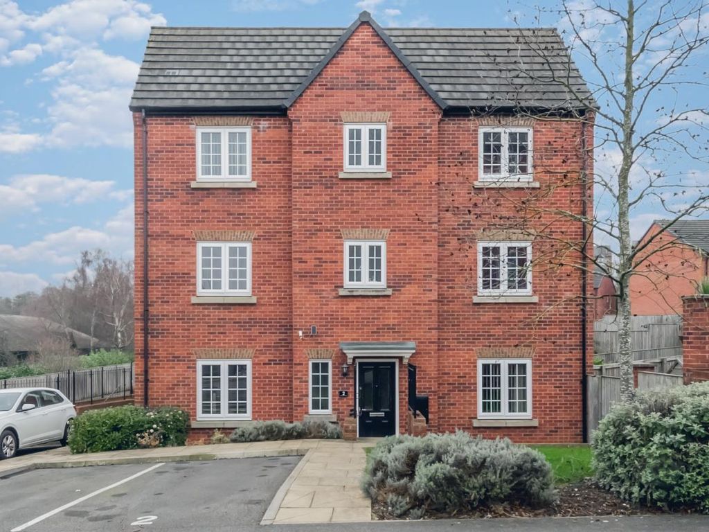 4 bed detached house for sale in Honeybourne Road, Leeds LS12, £310,000 Zoopla