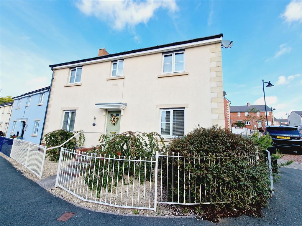 4 bed detached house for sale in Ffordd Y Hebgog, The Derwen, Bridgend