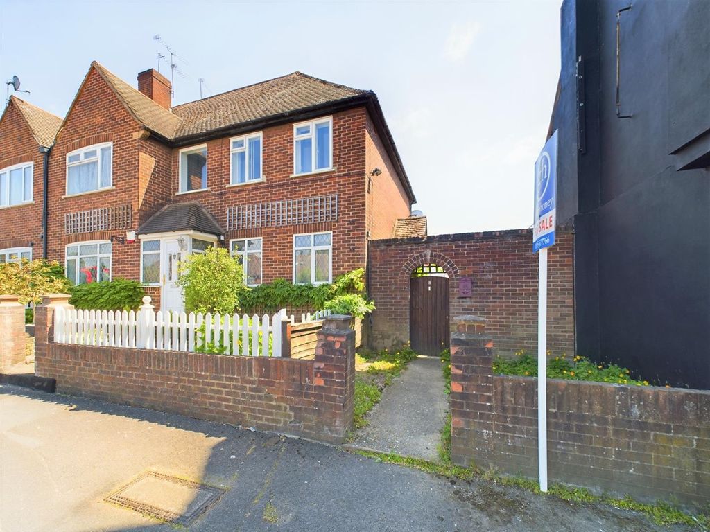 4 bed for sale in West Ruislip Court Ickenham Road, Ruislip