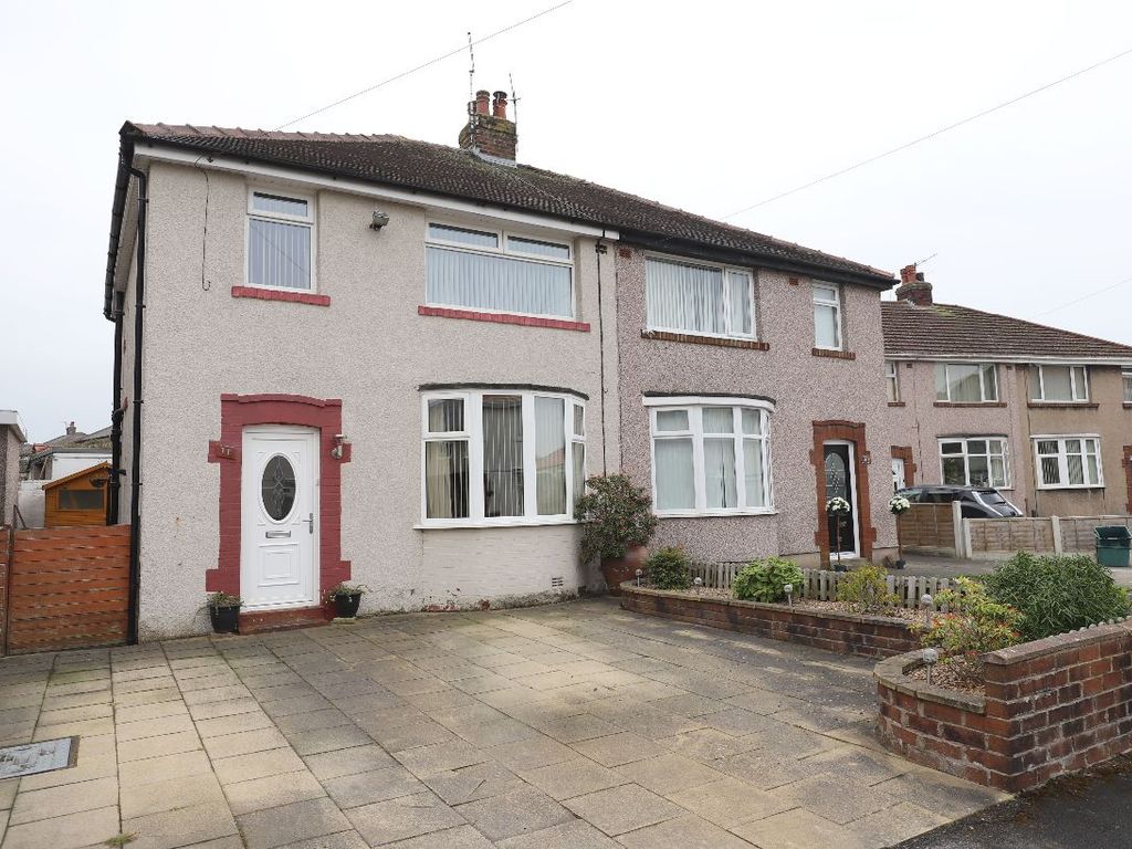3 bed semidetached house for sale in Tarnbrook Road, Scale Hall