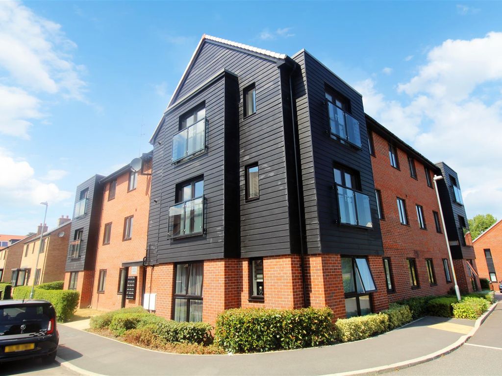 2 bed flat for sale in Bannister Way, Leybourne, West Malling ME19 Zoopla