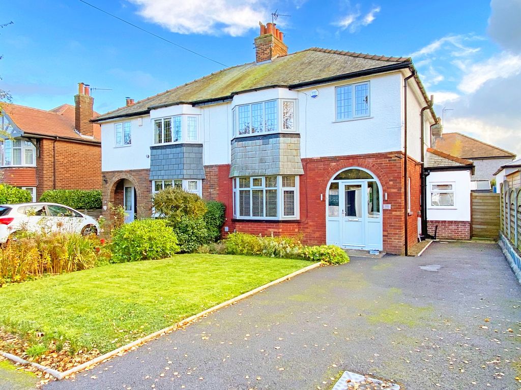 3 bed semidetached house for sale in Roslyn Road, Harrogate HG2, £