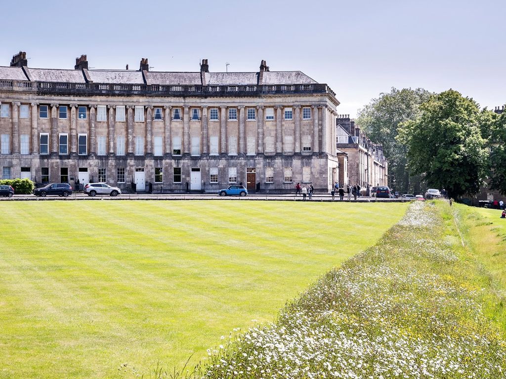 2 bed flat for sale in Royal Crescent, Bath BA1 Zoopla