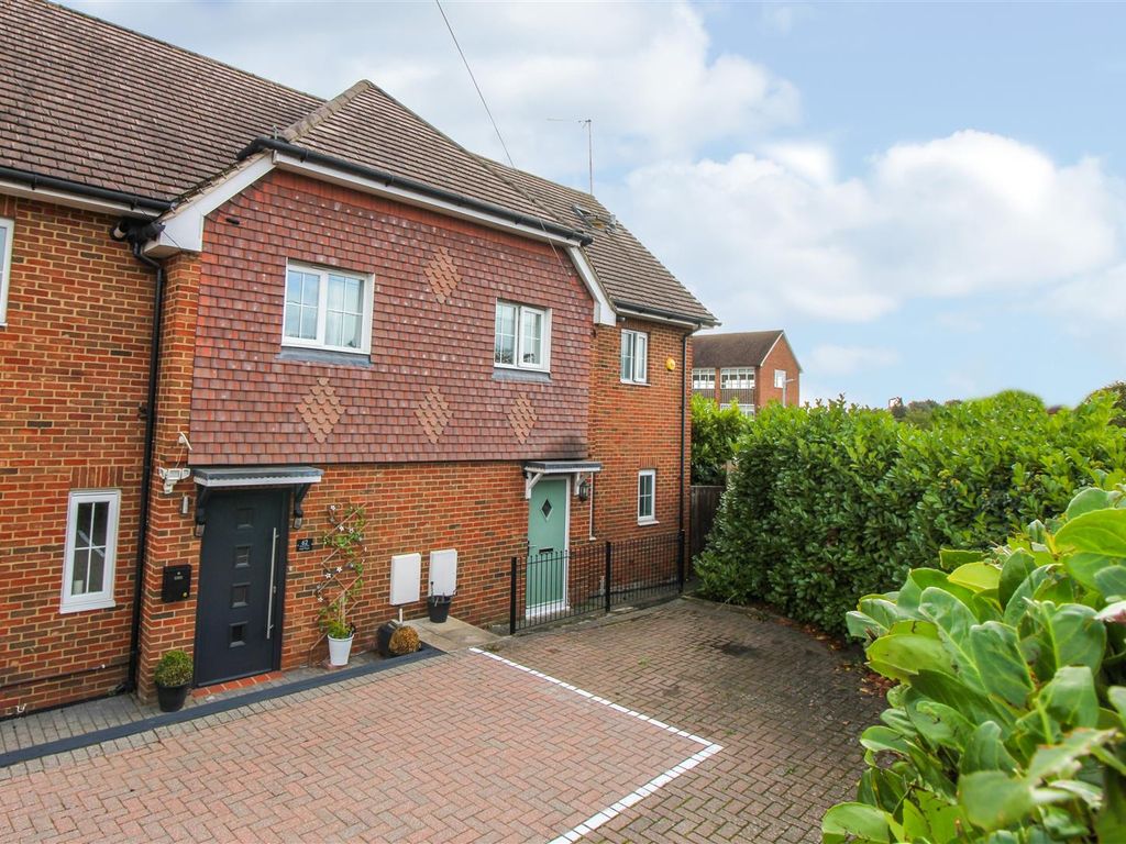 Weybourne Road, Farnham GU9  