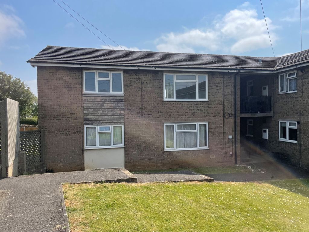 2 bed flat to rent in Rose Court, Weldon NN17 Zoopla