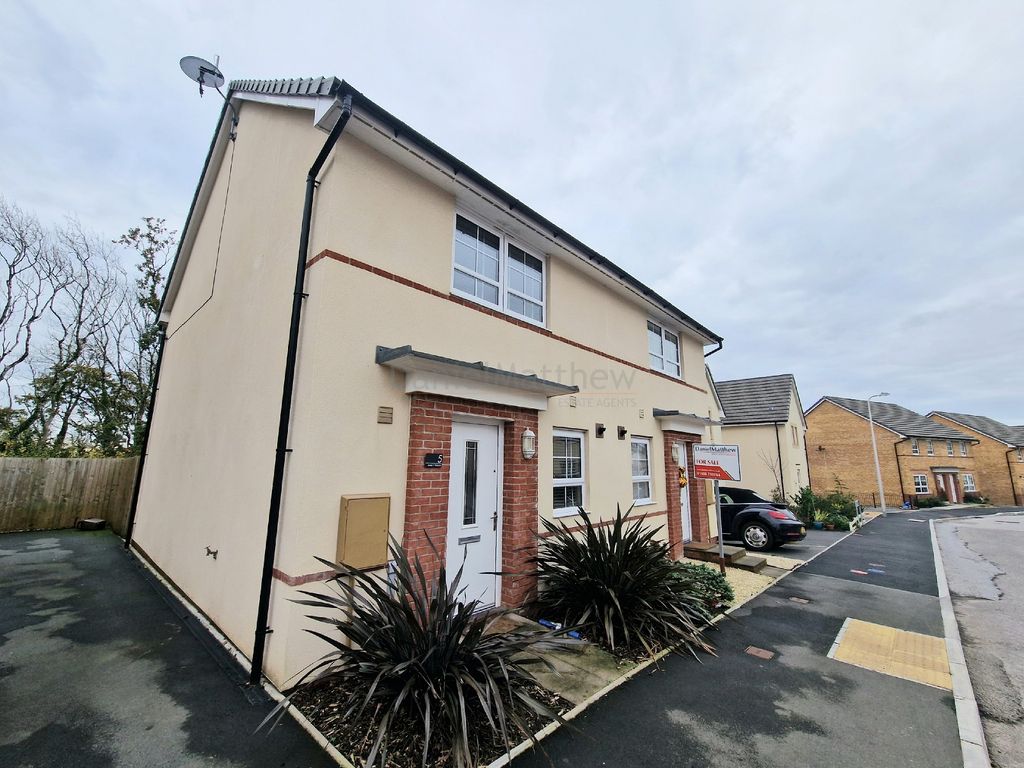 3 bed semidetached house for sale in Maes Y Rhedyn, Bridgend CF31 Zoopla