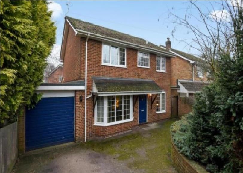 4 bed detached house to rent in Woking, Surrey GU22 Zoopla