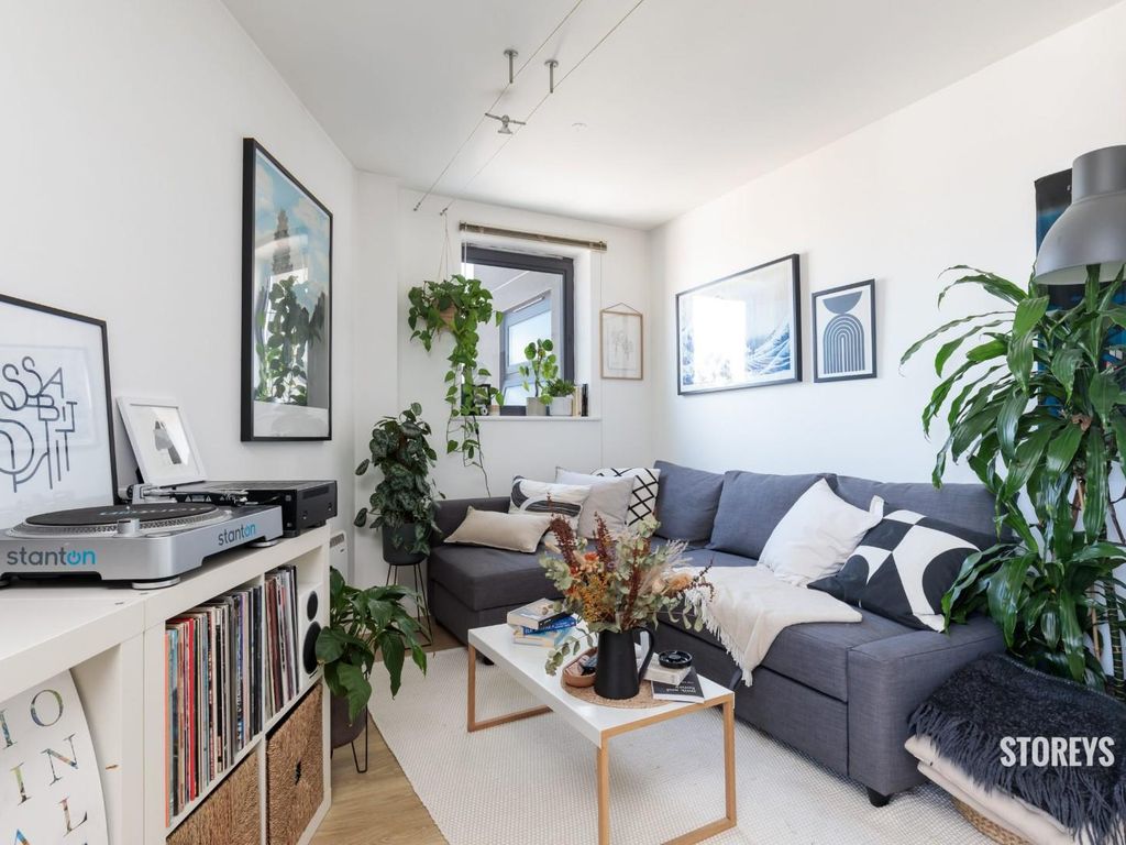 1 bed flat to rent in Mare Street, London Fields, London E8, £1,800 pcm