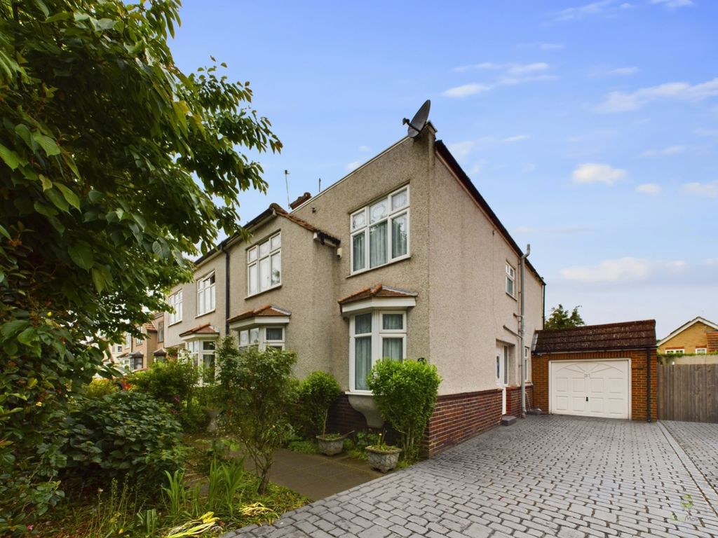 5 bed semidetached house for sale in Palmar Crescent, Bexleyheath