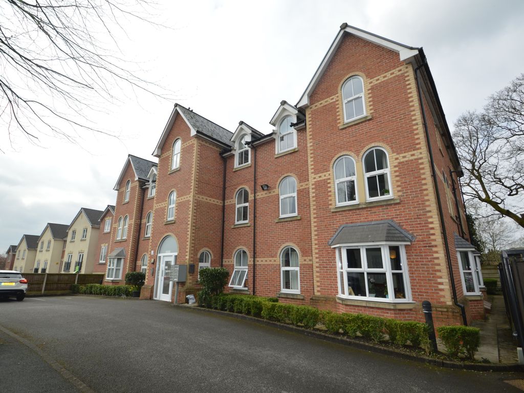 2 bed flat to rent in Oakhurst Gardens, Prestwich, Manchester M25 Zoopla