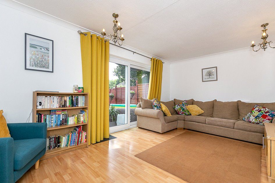 Wakehams Green Drive, Pound Hill, Crawley, West Sussex RH10  