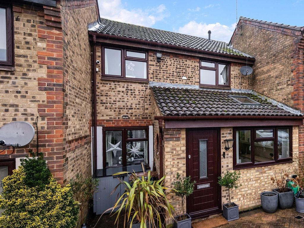 3 bed terraced house for sale in Parthia Close, Tadworth KT20, £475,000