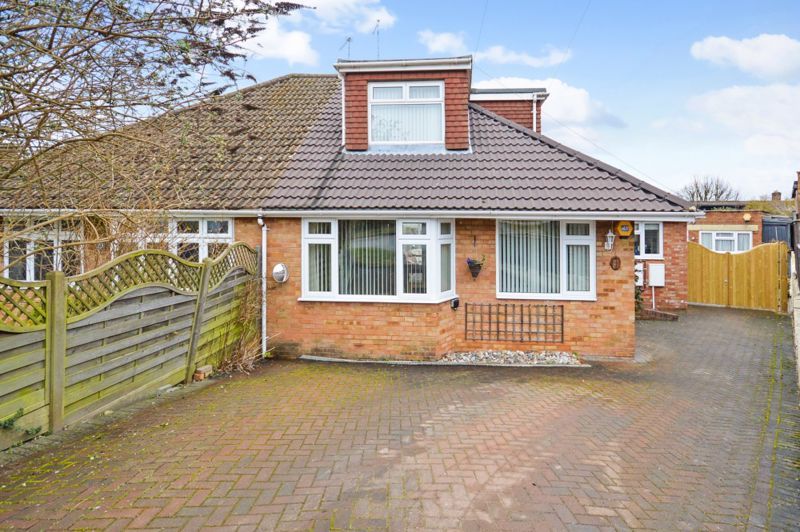 4 bed semidetached house for sale in Salisbury Close, Princes Risborough HP27 Zoopla