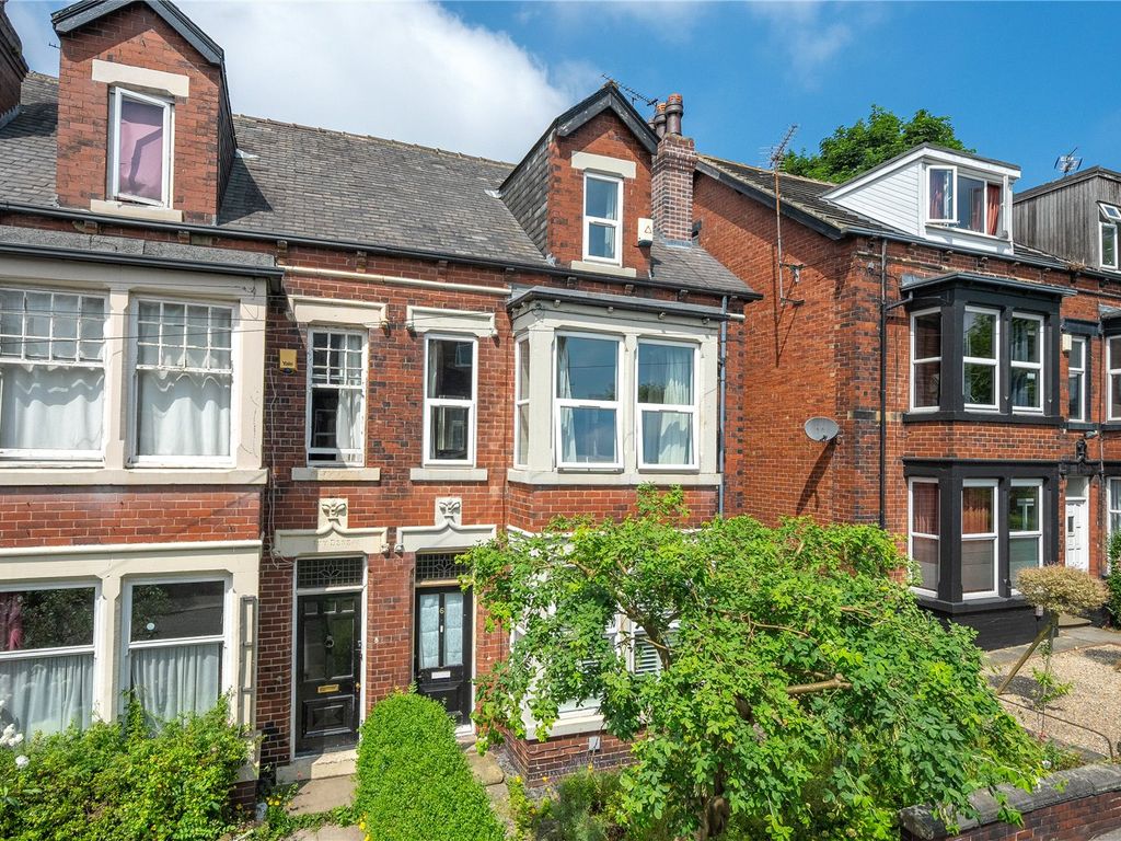4 bed semidetached house for sale in Hesketh Avenue, Leeds, West