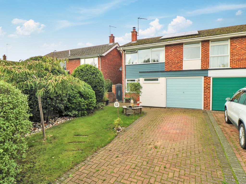 4 bed semidetached house for sale in Castleward Close, Wivenhoe