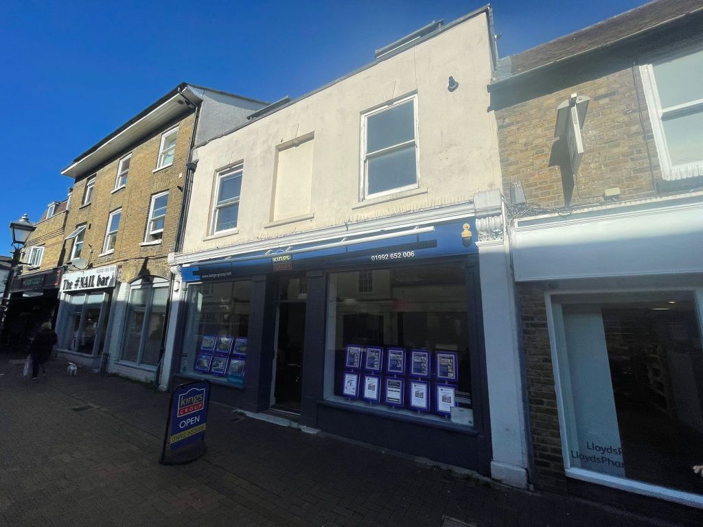 2 bed flat to rent in Primrose Court, 96 Darby Drive, Waltham Abbey EN9