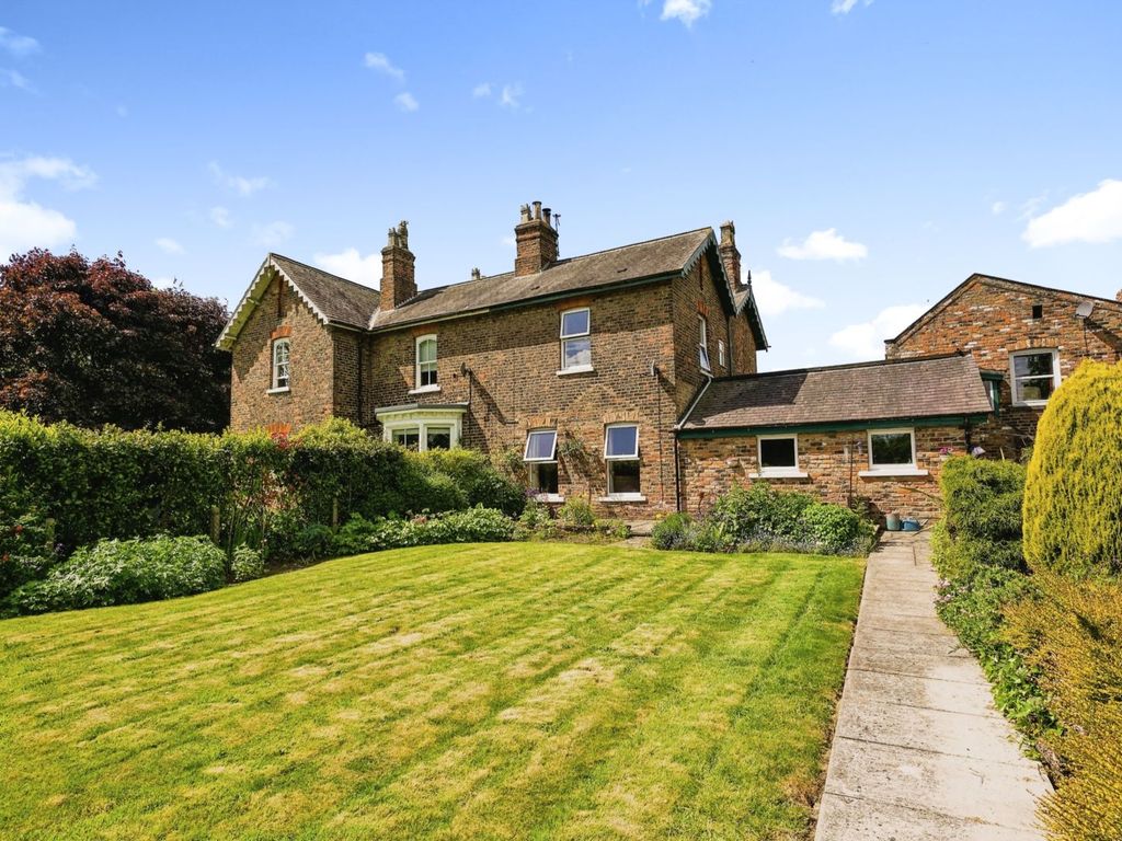 4 bed semidetached house for sale in Ryther Road, Tadcaster LS24 Zoopla