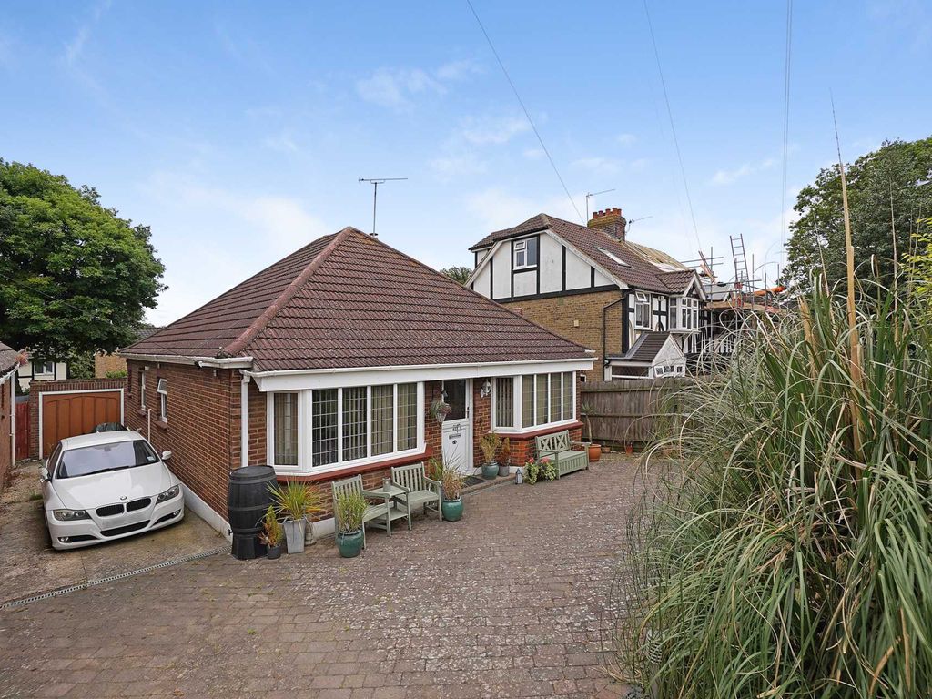 4 bed detached bungalow for sale in Maidstone Road, Wigmore ME8 Zoopla