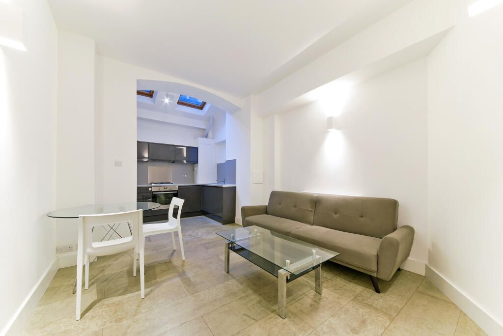 2 bed flat to rent in Great Sutton Street, London EC1V Zoopla
