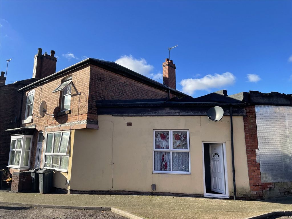 3 bed end terrace house for sale in Brunswick Gardens, Birmingham, West