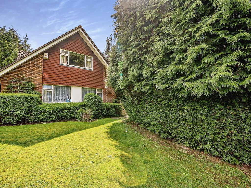 5 bed detached house for sale in Farnham Lane, Farnham Royal, Slough